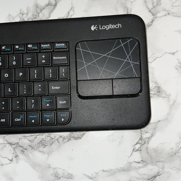 Logitech Black Wireless K400R USB compact Keyboard, 3.5 inch Integrated Touchpad - Picture 7 of 11